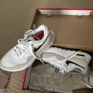 NEVER WORN NEW Nike Air Max Sneakers